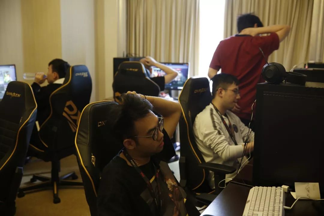 人为失误：IEM 科隆站1／4决赛使用错误C4安放奖励