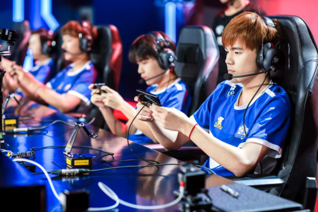 T1与Teddy和平解约，三个赛区成为潜在下家