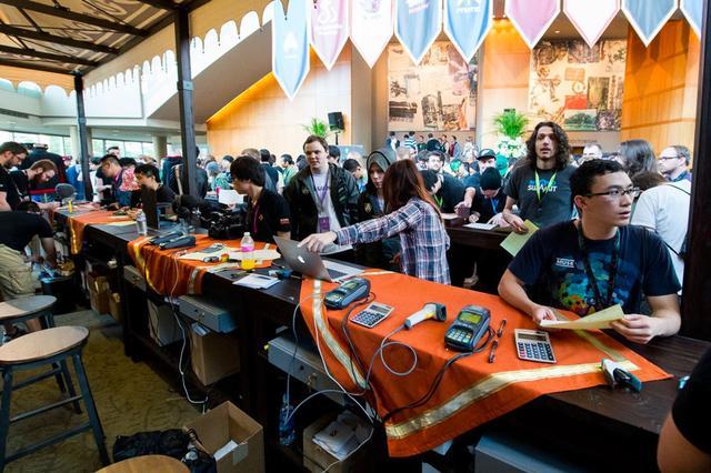 记者谈Yagao暂时顶替Scout参赛：拳头这已经属于放海了，顶格优待!!!!