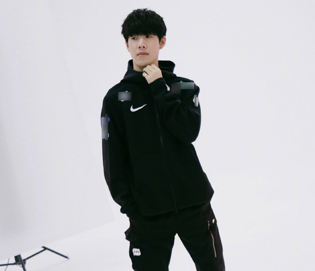 Ultra Prime 和 FunPlus Phoenix 获得胜利 - LPL 第二分区 2025 比赛日亮点