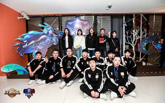 LPL德国杯后续赛程：明天的 Top Esports vs. ThunderTalk Gaming 的胜者将在29日与 Anyone's Legend 争夺冠军！